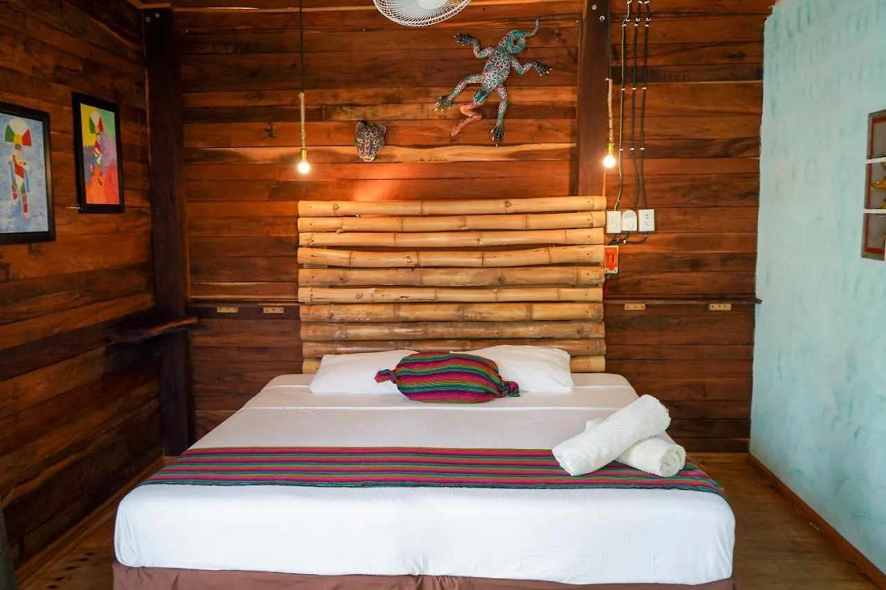 Posada Del Brujo Huay Pix Отель