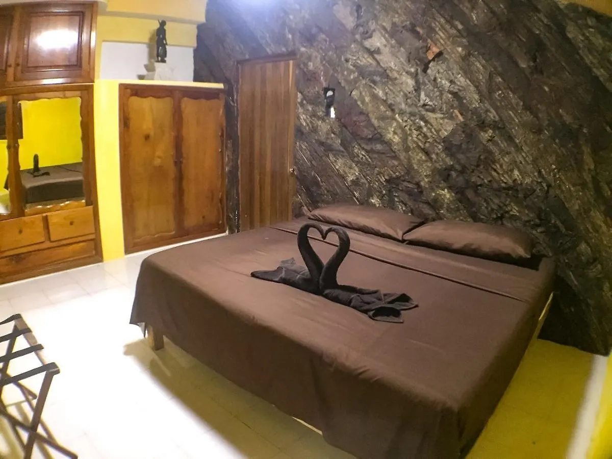 Posada Del Brujo Huay Pix Отель